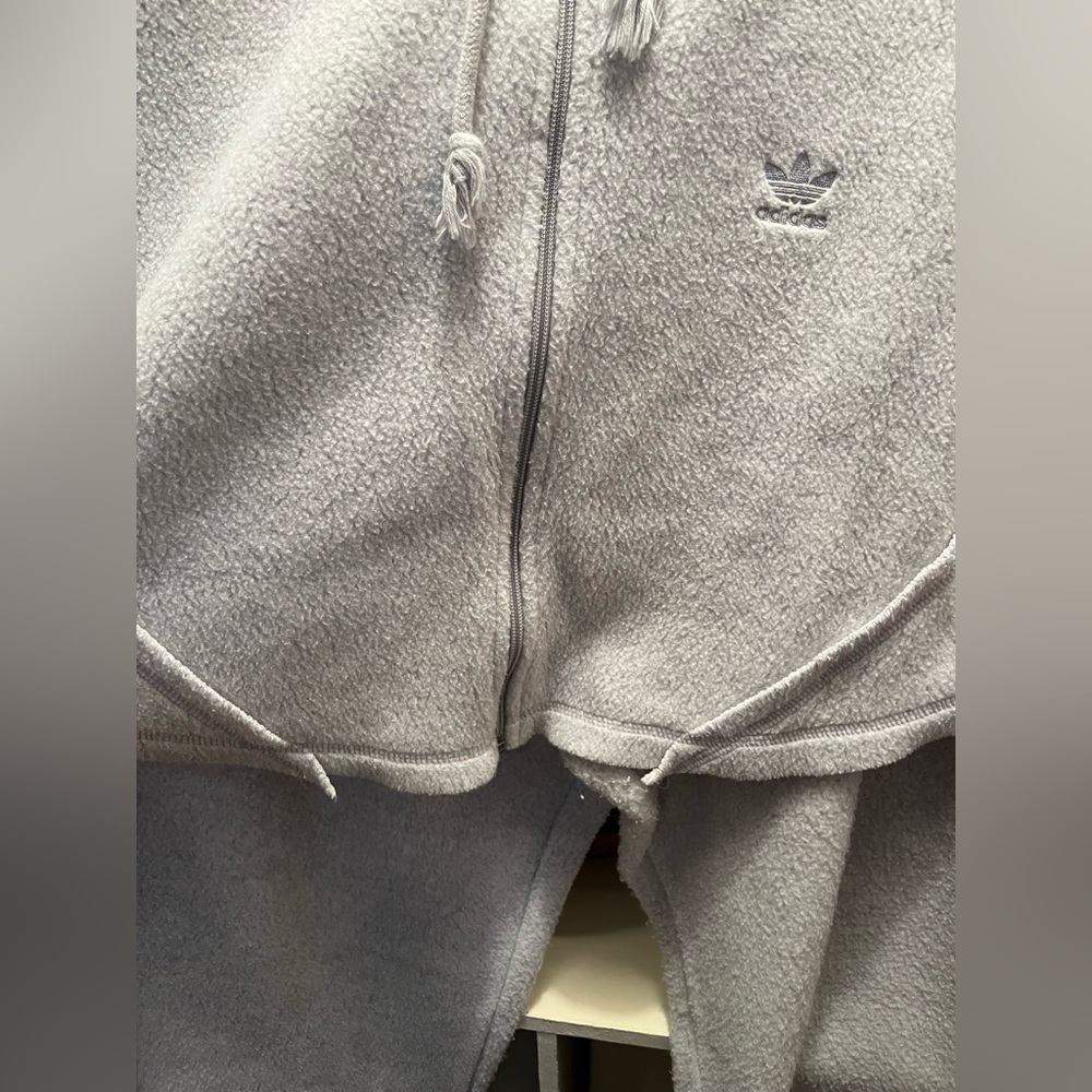 EUC adidas Gray jogging suit - Picture 6 of 13